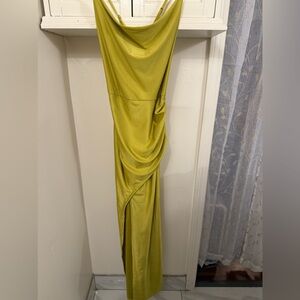 Fashion nova 
Small 
Green 
Silk